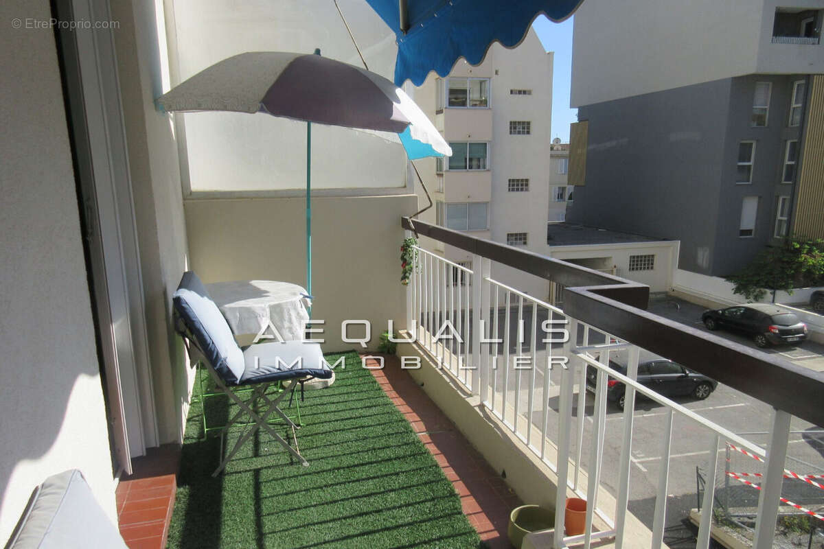 Appartement à SAINT-LAURENT-DU-VAR