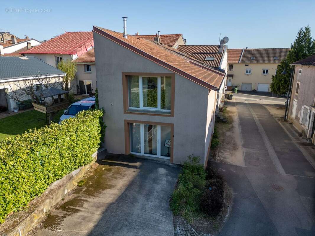 Maison à CHARLY-ORADOUR