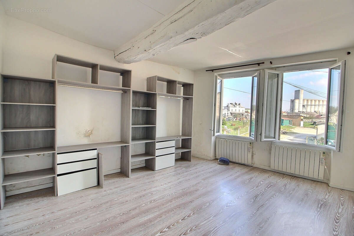 Maison à BRIENON-SUR-ARMANCON