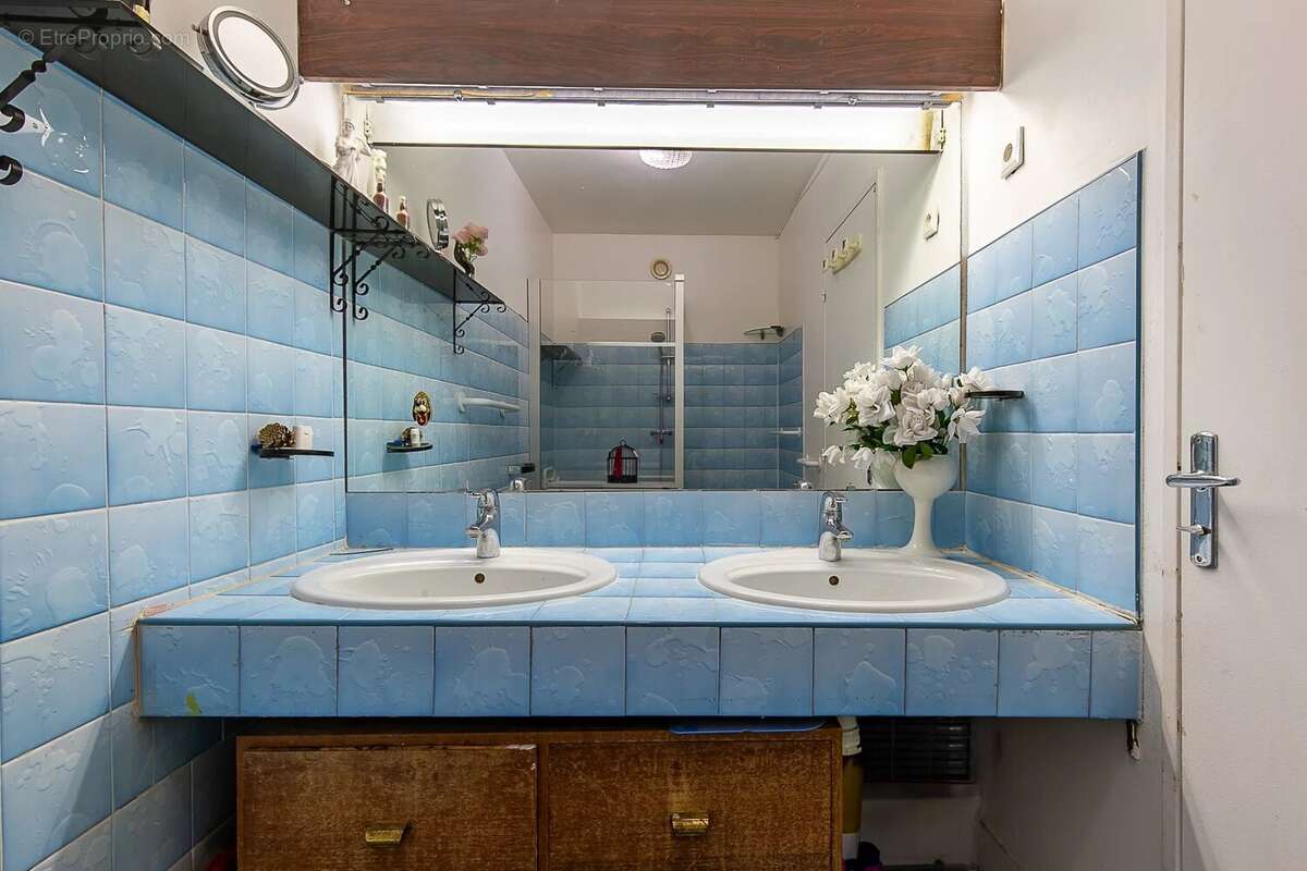 Appartement à MARSEILLE-6E