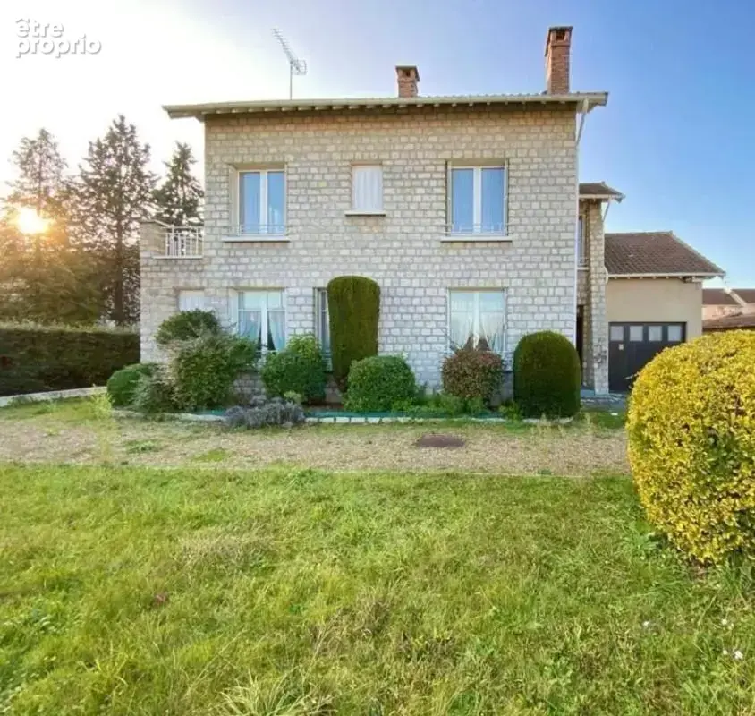 Maison à SAINT-PIERRE-LES-NEMOURS