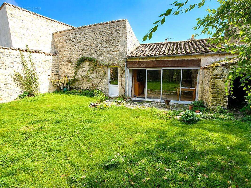 Maison 50 m² à Talmont-Sur-Gironde  - photo 6