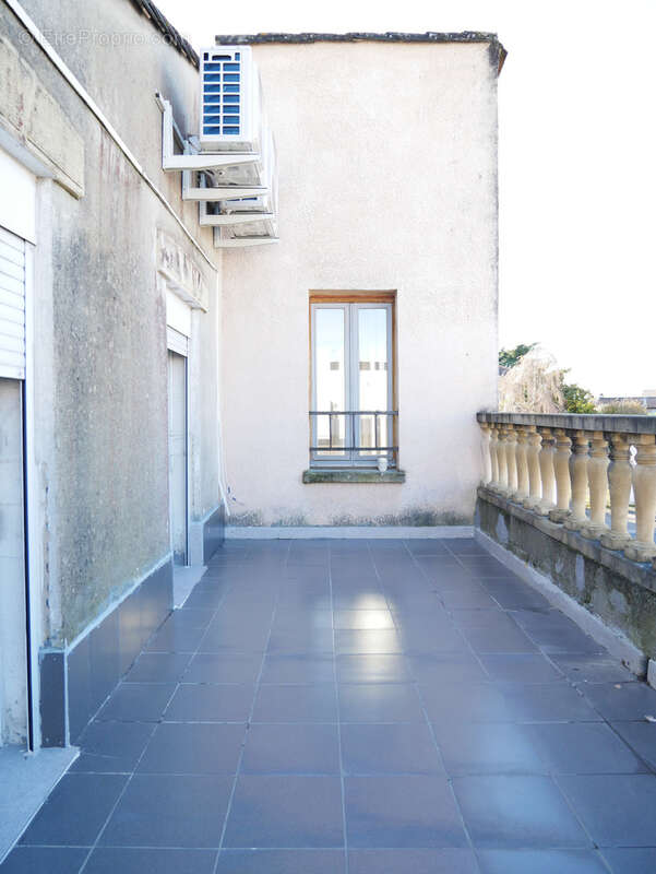 Maison de ville rénovée en plein centre de Tonneins   4 chambres et terrasse - photo 13