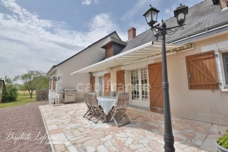 Maison familiale 8 pièces à JARZÉ - 170 m² - Terrain 4330 m² - photo 11