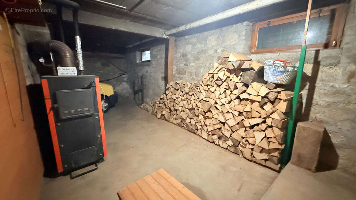 Maison à MENIL-SUR-BELVITTE