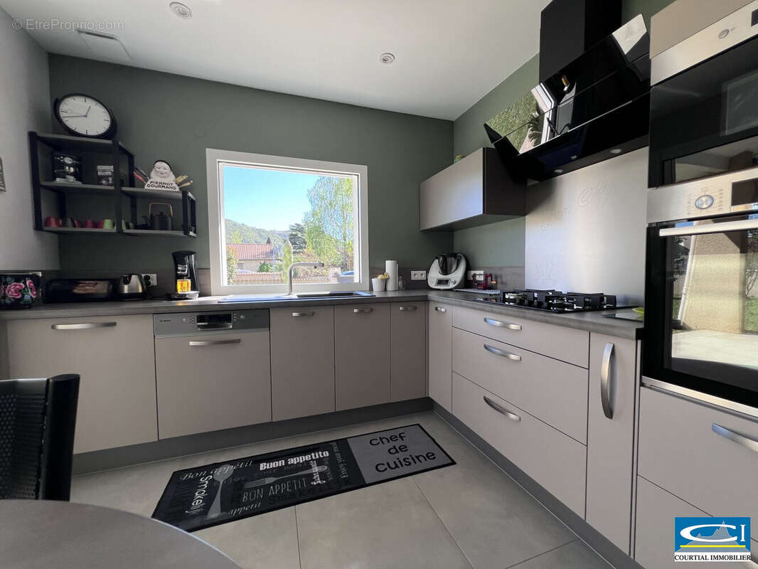 Maison à SAINT-JEAN-DE-MUZOLS