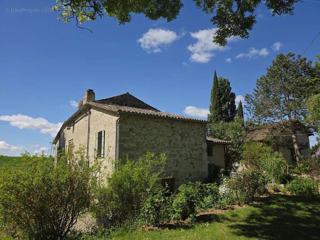 Maison à LAUZUN