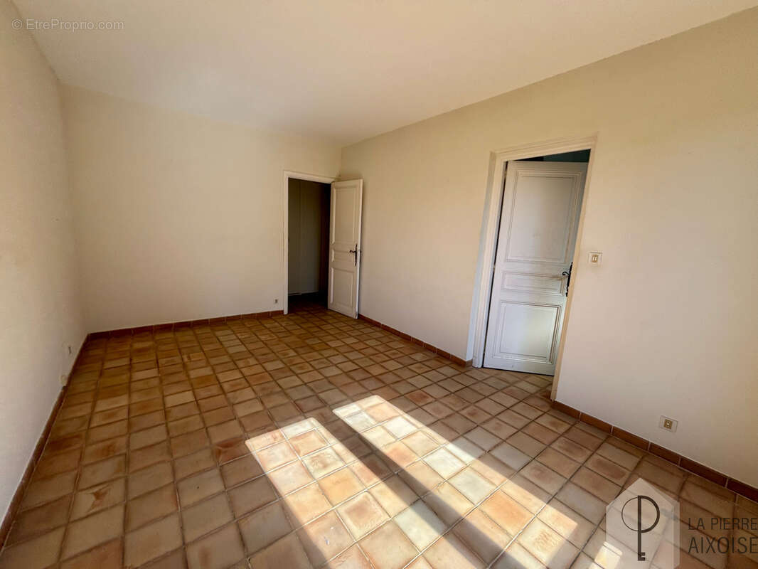 Appartement 4 pièces 110,89m2  balcon parking  Val ST André - Aix  en Provence - photo 13