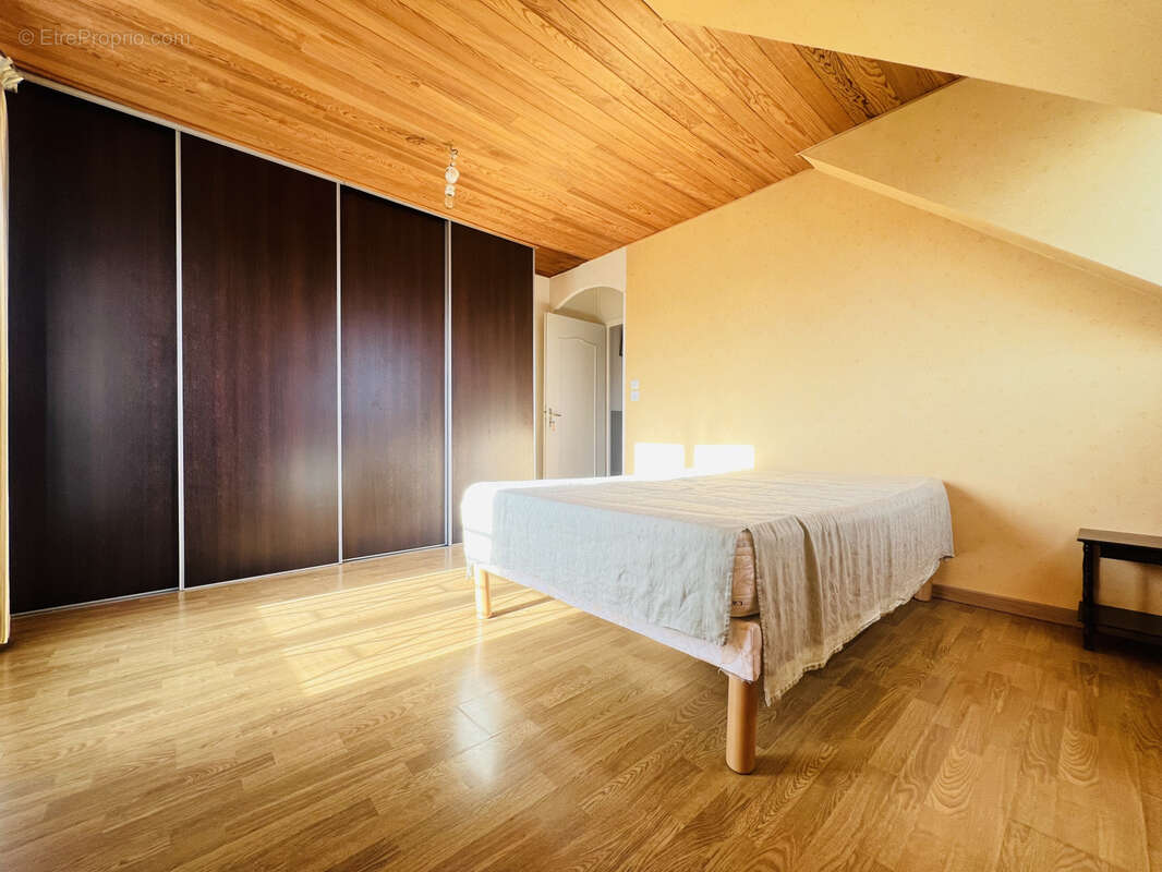 Appartement à AUNAY-SOUS-AUNEAU