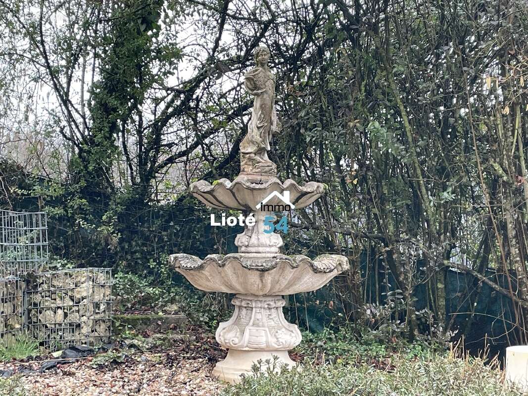 Maison à CREVECHAMPS