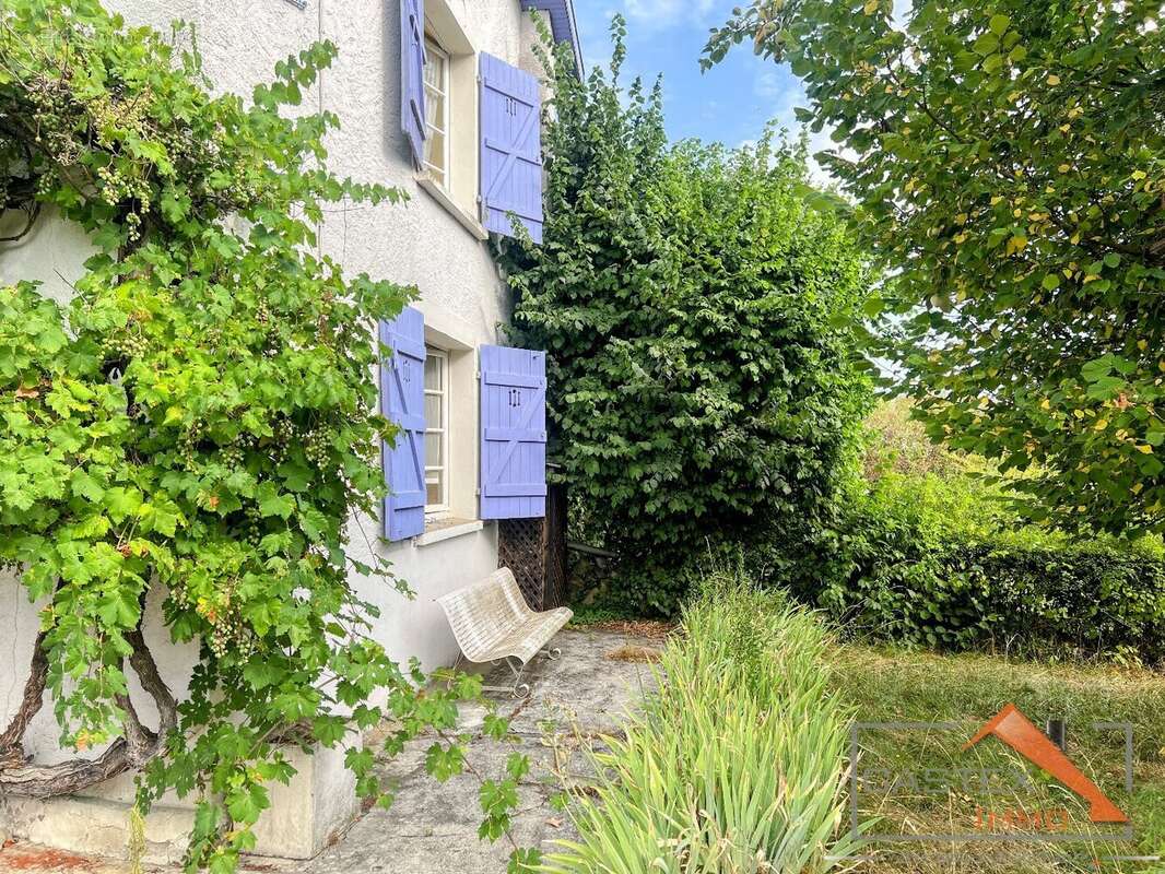 EXCLUSIVITÉ  Ancienne Commingeoise avec jardin clos et arboré - photo 2