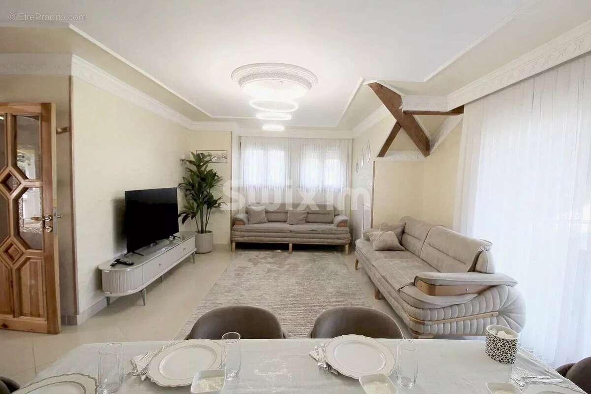 Maison à VETRAZ-MONTHOUX