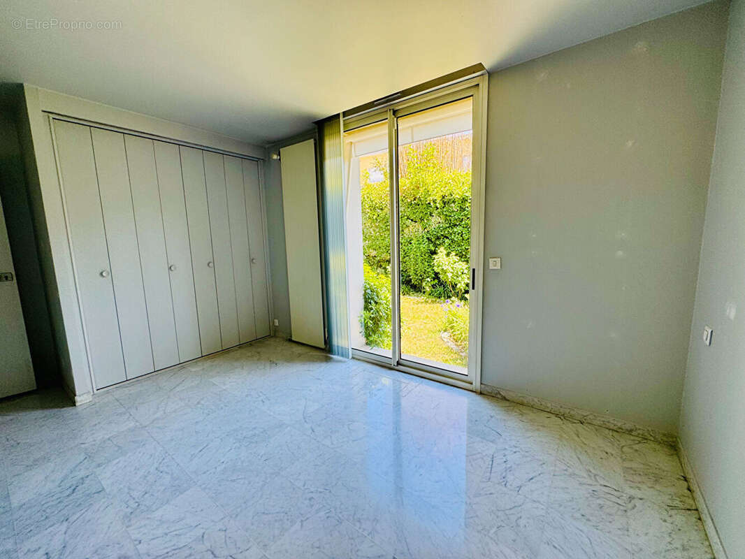 Maison à L&#039;HAY-LES-ROSES