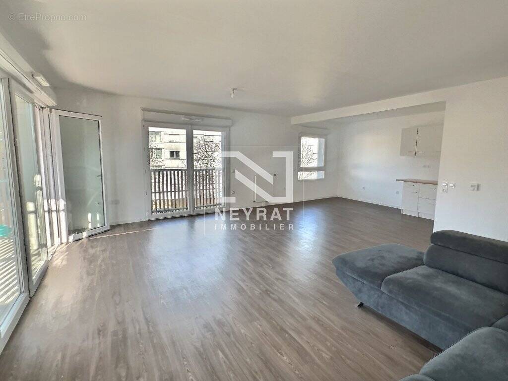 Appartement à CHENOVE