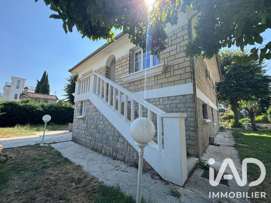 Photo 1 - Maison à CHENNEVIERES-SUR-MARNE