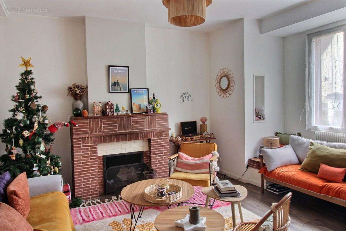 Maison à LAA-MONDRANS