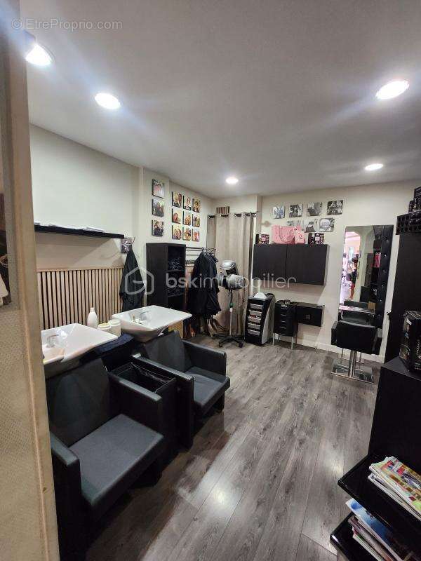 À Vendre : Fond de Commerce - Salon de Coiffure au Carré d'Or de Nice - photo 7
