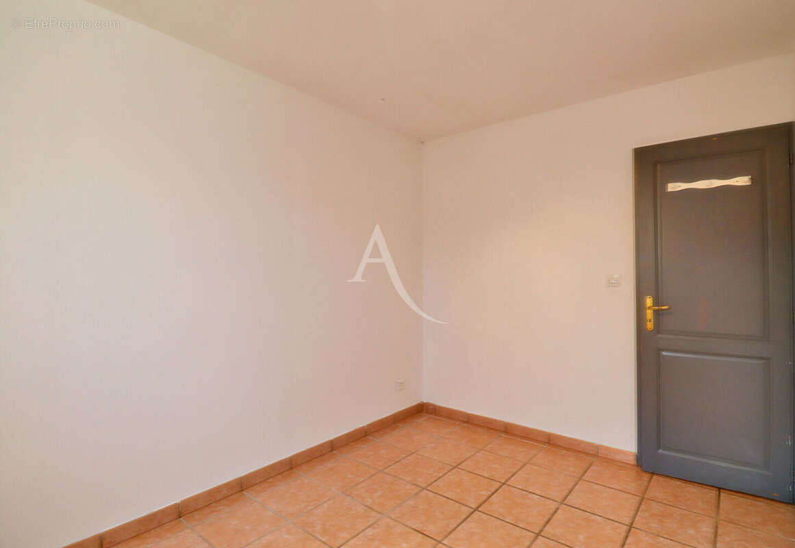 Maison à VINON-SUR-VERDON