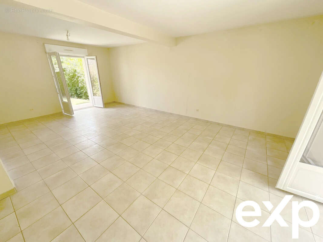 Maison à SAINT-JULIEN-LES-VILLAS