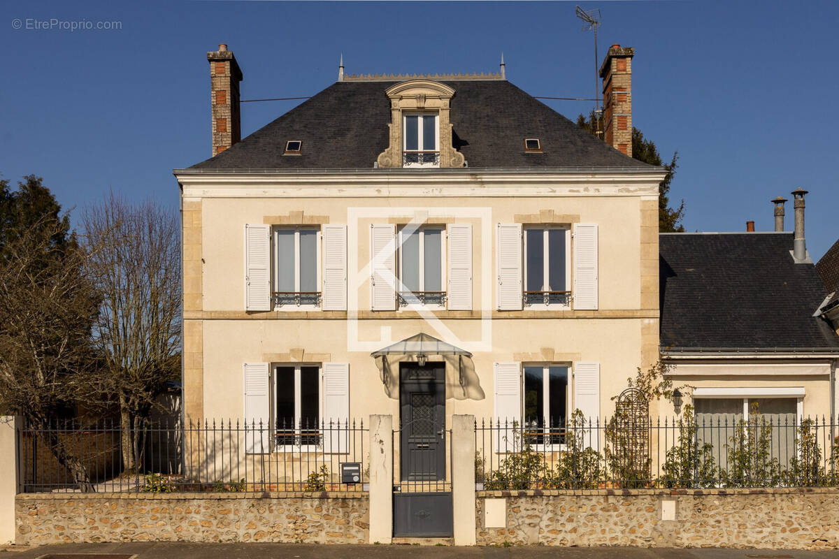 Maison à TUFFE
