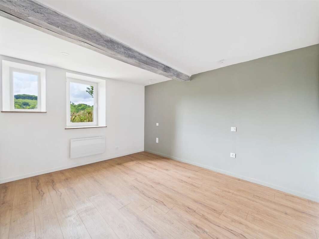 Maison à DUN-LES-PLACES