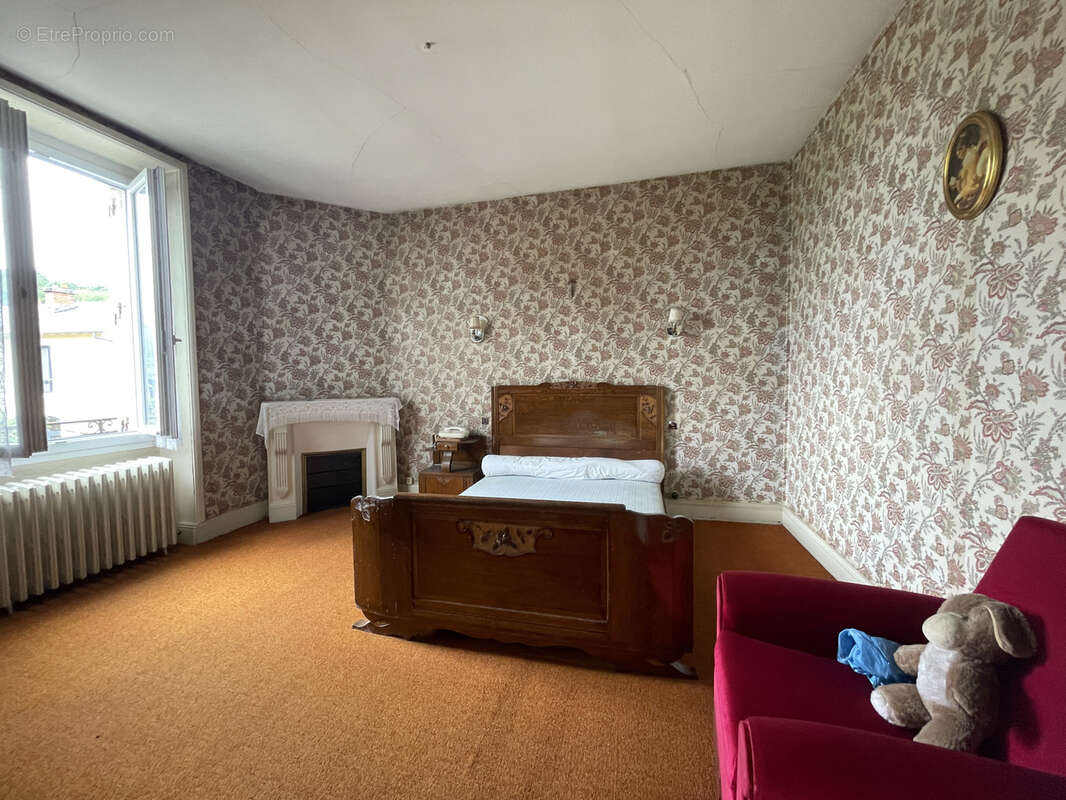 Maison à SAINT-AULAIRE