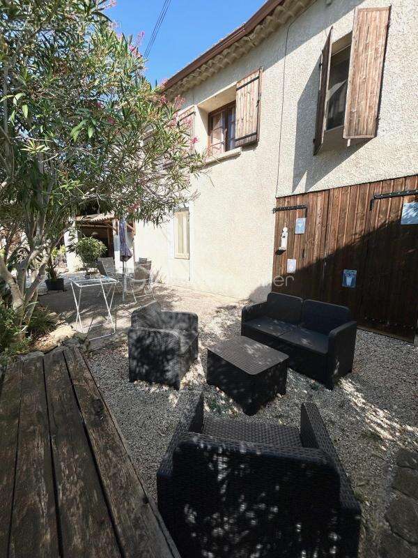 Maison à SAINT-JULIEN-DE-PEYROLAS