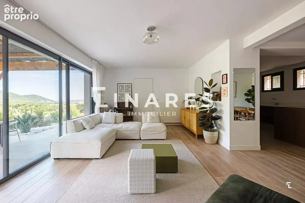 LA SUBLIME - Villa T6 de 232m² dont une dépendance aménagée de 50m² - Piscine - Terrain de 6700m² - 13400 AUBAGNE - photo 5