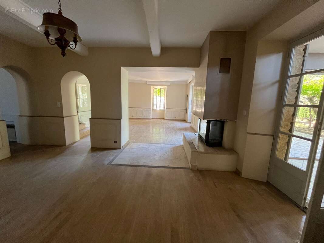 SEJOUR/SALON LOGEMENT 1 - Maison à VACQUEYRAS
