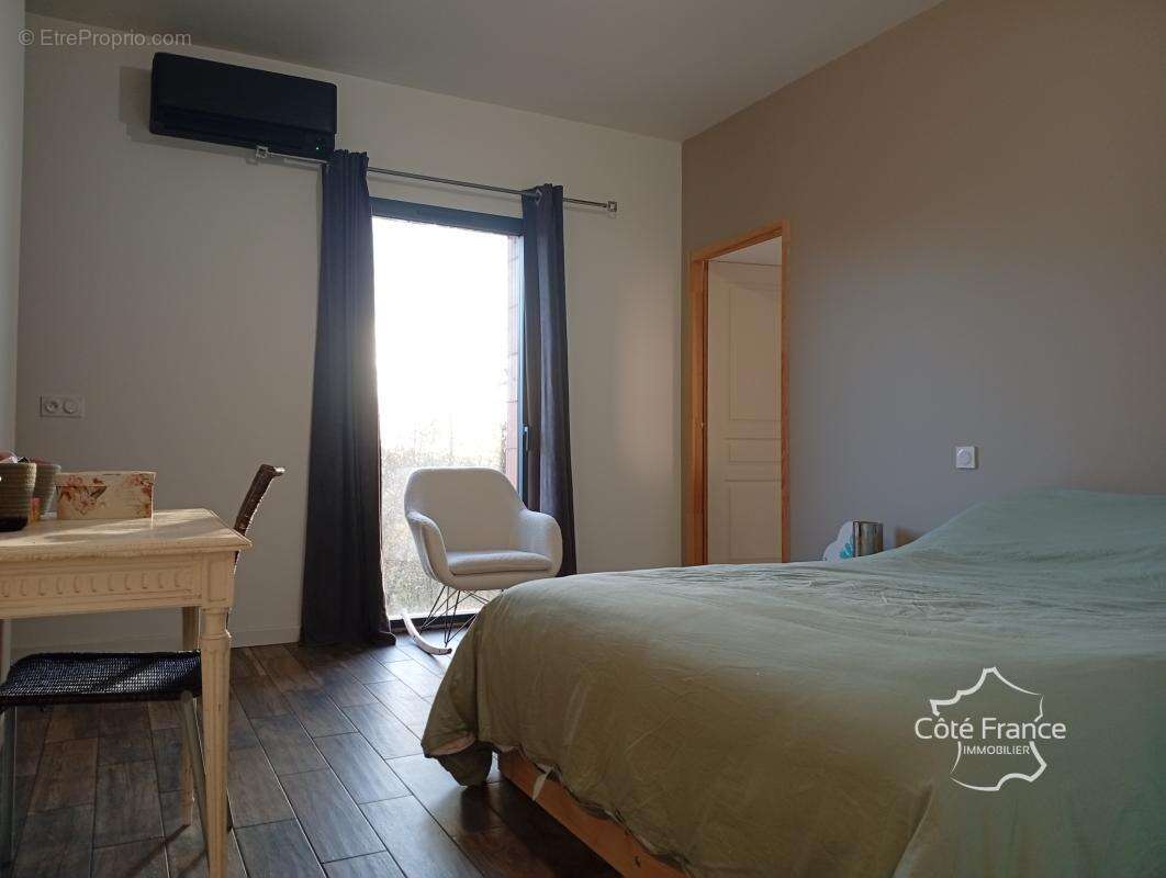 Maison à SAINT-DENIS-LES-MARTEL