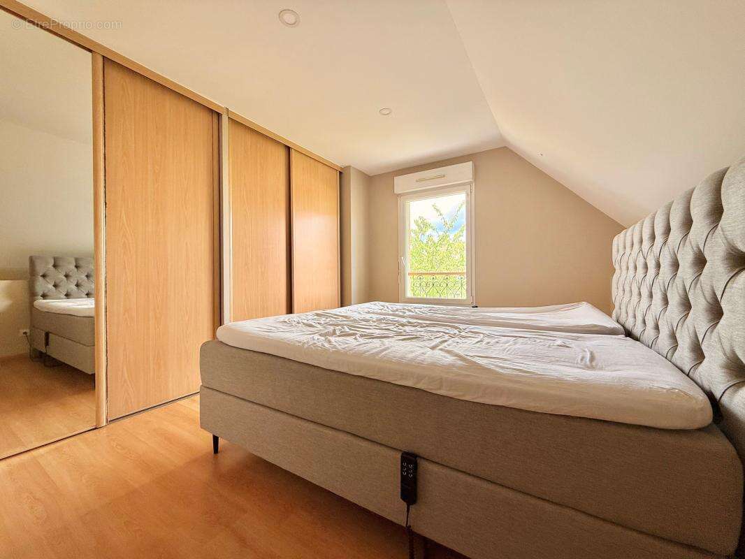 Maison familiale de 195 m² avec T2 indépendant – Calme et potentiel locatif - photo 16