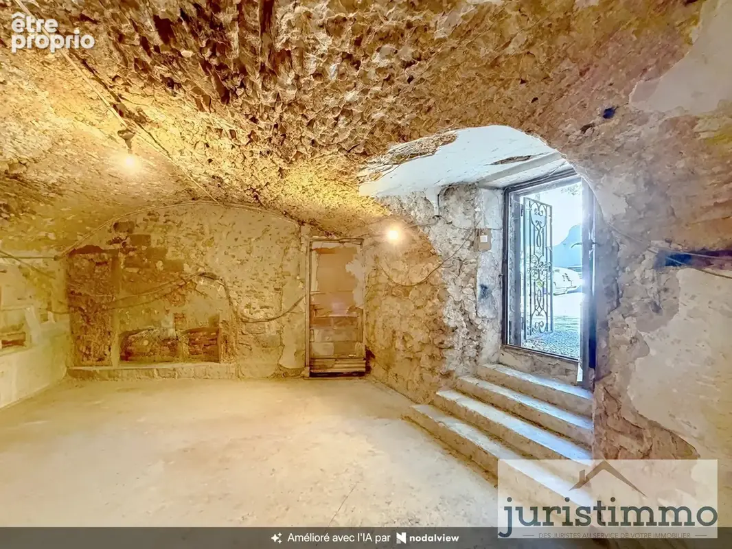 Maison de village - 2 chambres, balcons, caves - photo 13