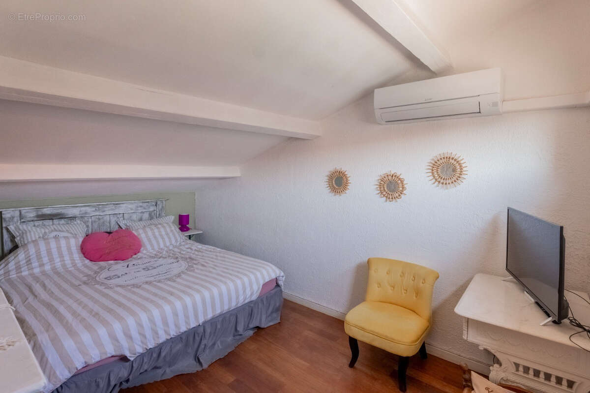 Bel appartement type 4 en DUPLEX - idéalement situé - au dernier étage - photo 9