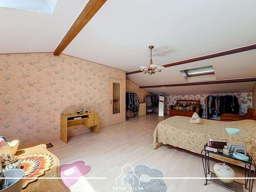 Maison 110 m² à Communay  - photo 23