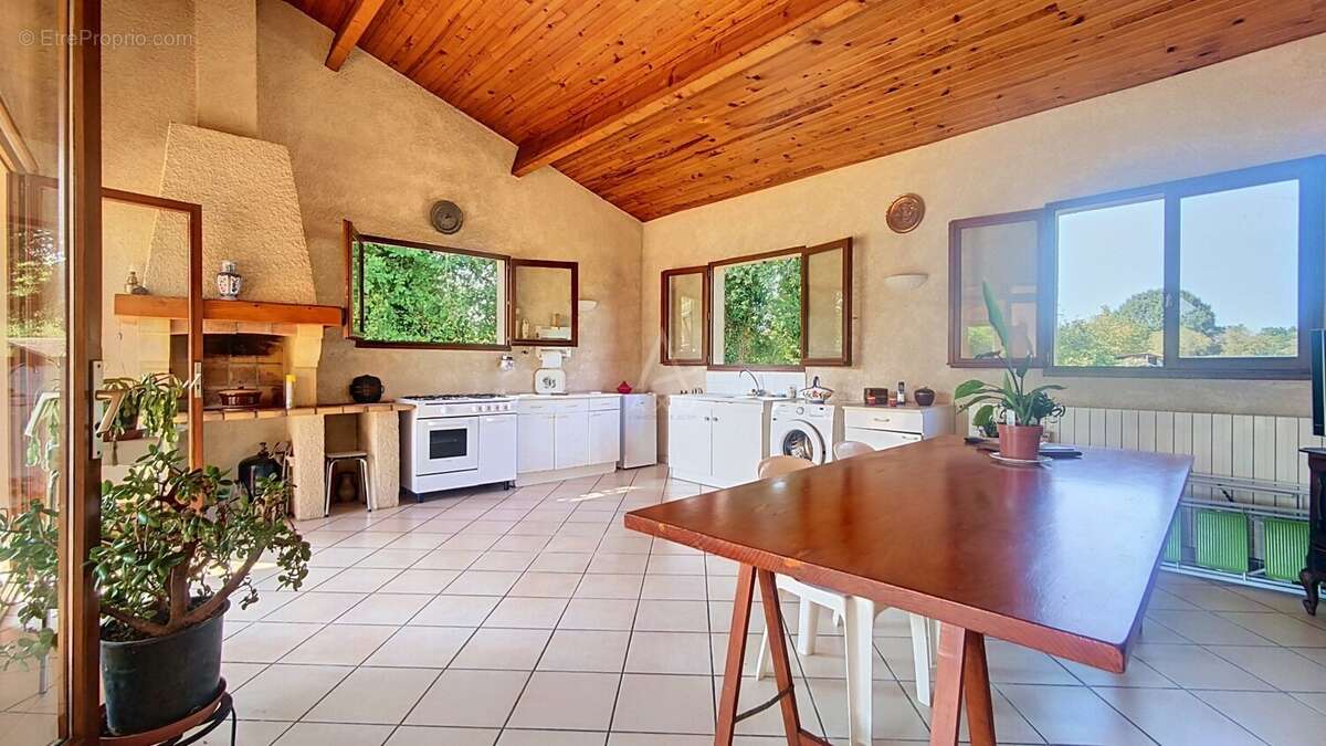 Magnifique maison de 180m2 sur la commune de BERNOS BEAULAC - photo 13