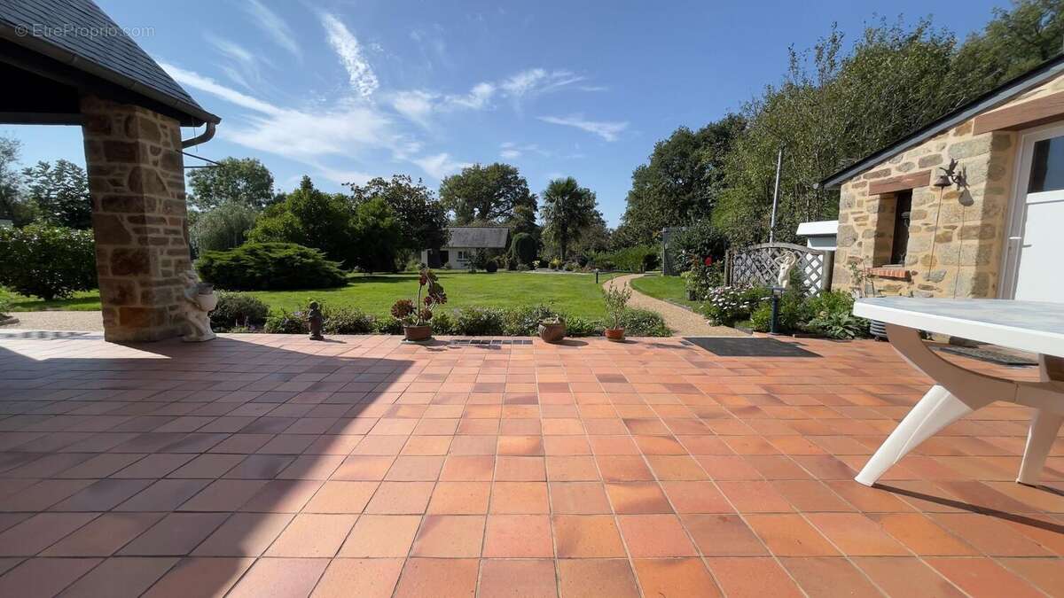 Photo 2 - Maison à ARON