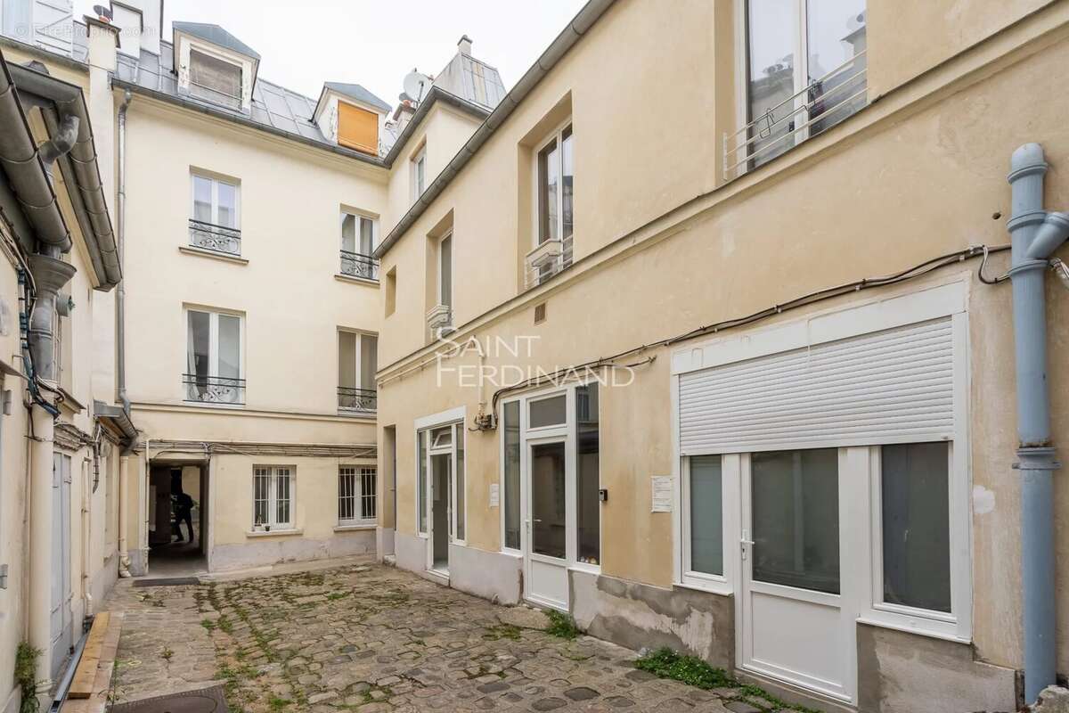 Appartement à PARIS-11E