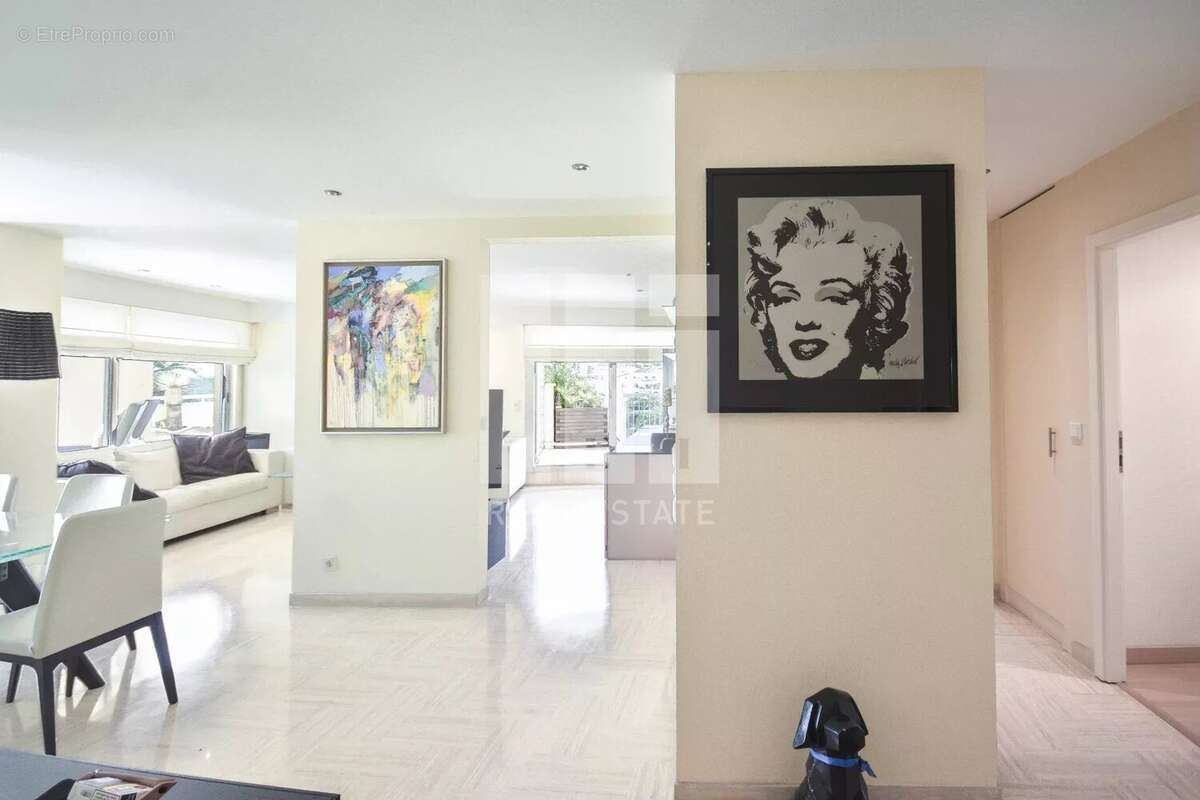 Appartement à MANDELIEU-LA-NAPOULE