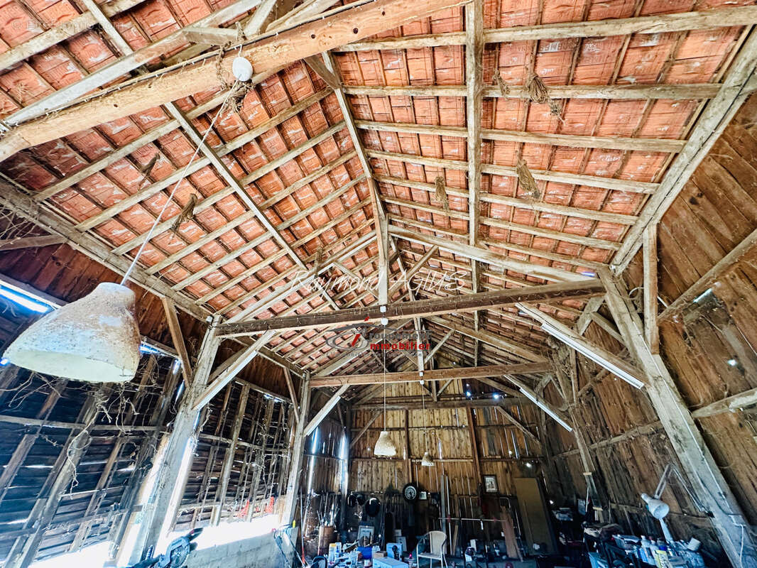 Charmant maison traditionnel en pierre de plain pied avec 2 chambres, 3 grandes granges et 1,7 ha de terrain e - photo 24
