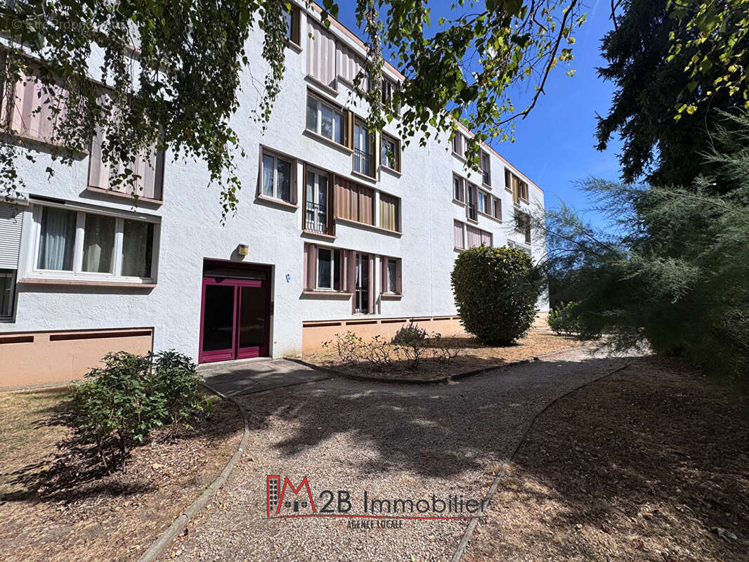 Beau f3 entierement renove - photo 10