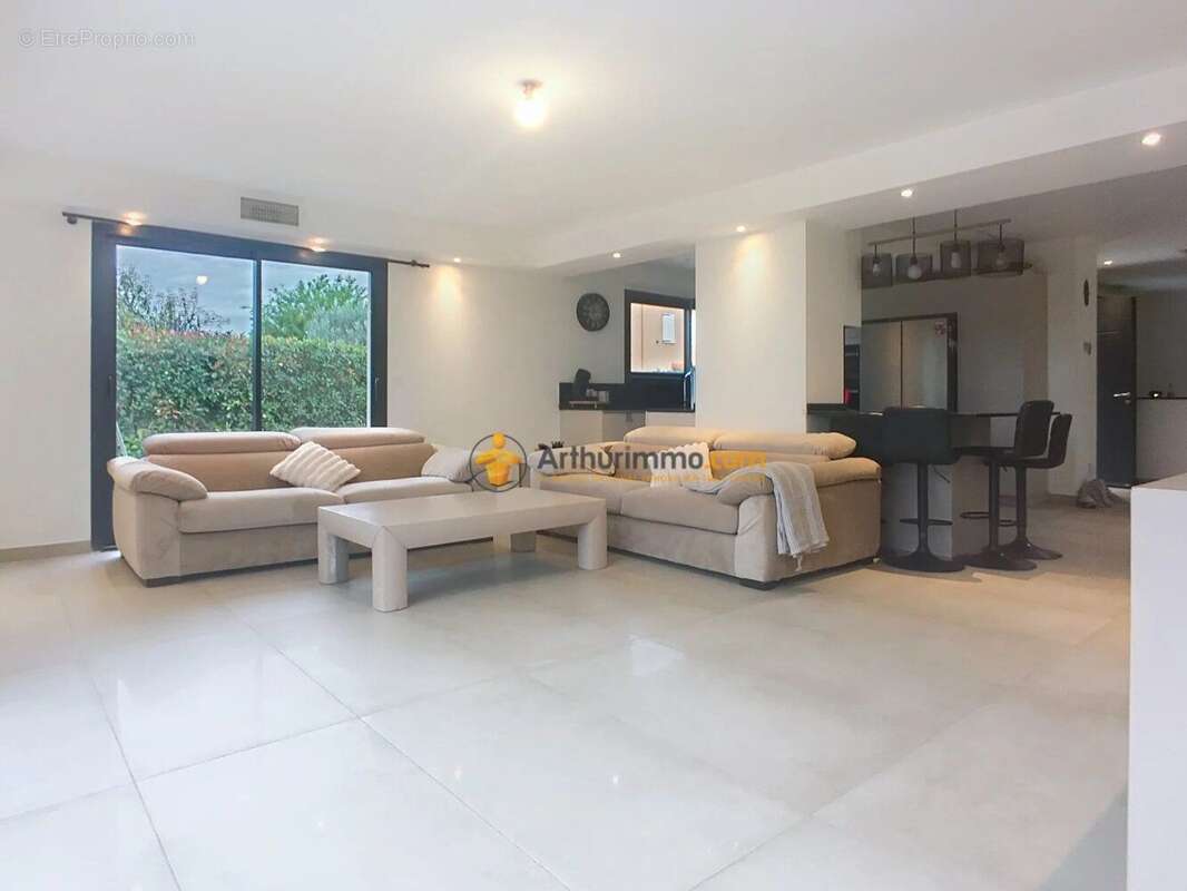 Maison à VILLENEUVE-DE-LA-RAHO