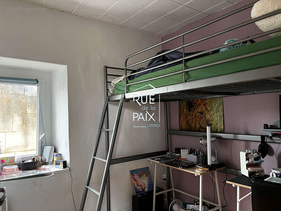 Maison à MONTS-SUR-GUESNES