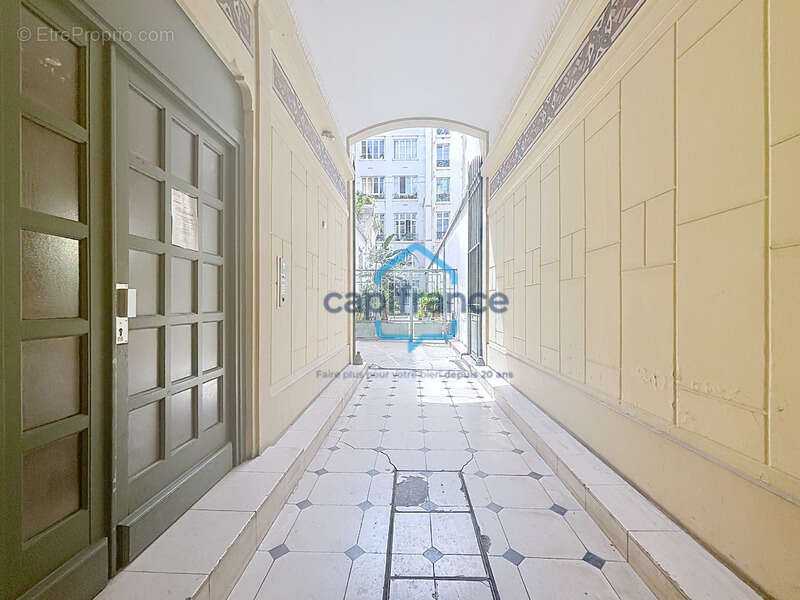 Élégance Art Déco et esprit loft au cœur du 9ᵉ arrondissement de Paris - photo 2