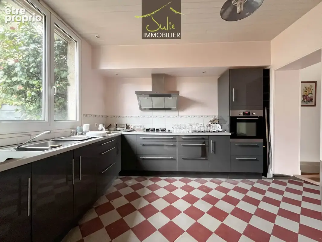 Maison Centre ville avec jardin sur l'arrière ! - photo 3