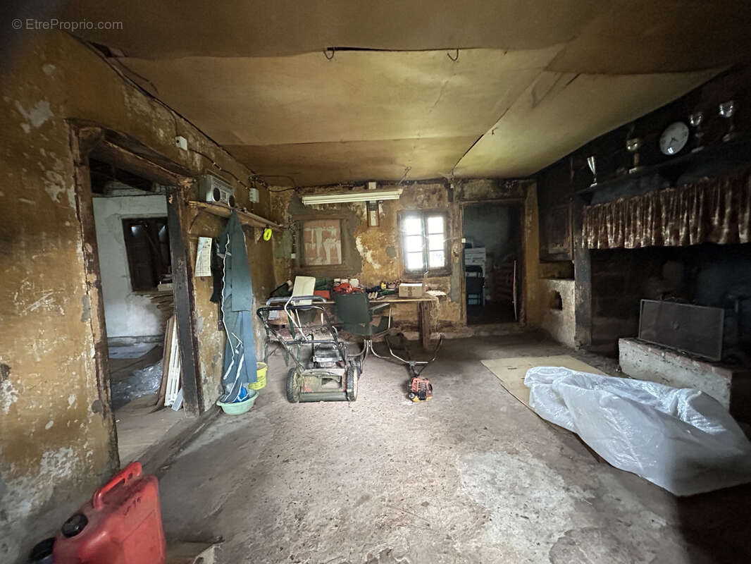 Maison à BRIGNAC-LA-PLAINE