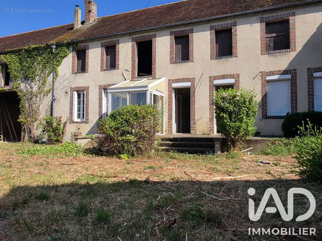Photo 1 - Maison à BUSSY-EN-OTHE
