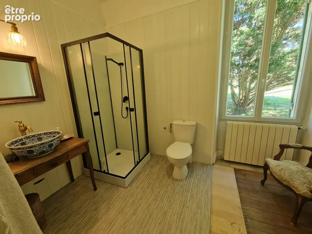 Maison de maitre à l'entrée du village - photo 11