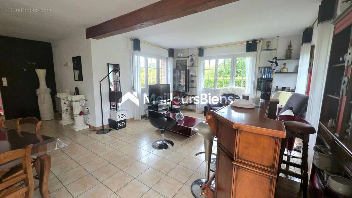 Maison à AULNOYE-AYMERIES