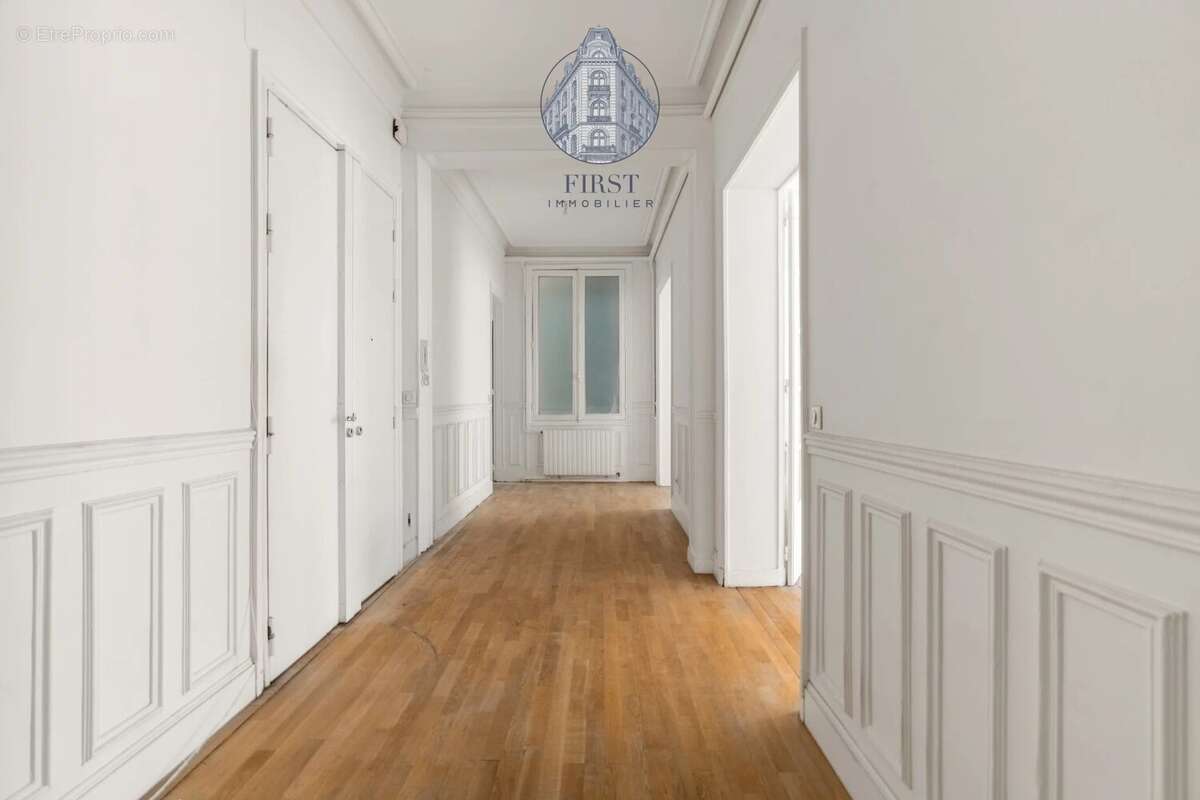 Paris 8e – triangle d’or – appartement de réception – immeuble haussmannien d’exception - photo 11