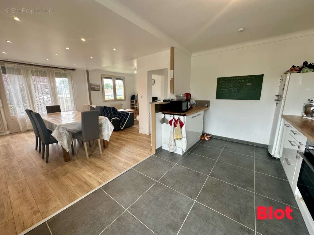 Maison à BOISGERVILLY